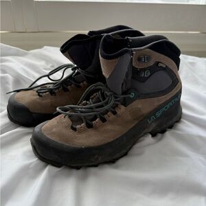 La Sportiva Women’s Brown Hiking Boots